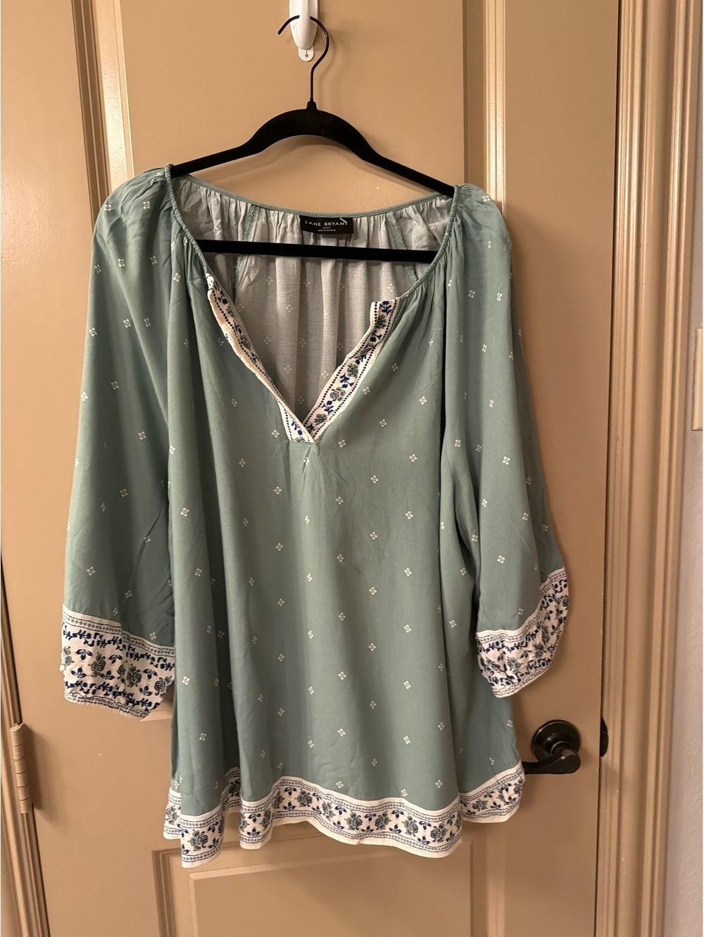 Lane Bryant Women's Light Green Floral Border Print Tunic Top Size 22/24